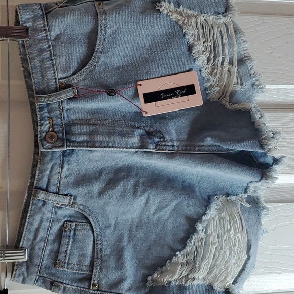 🍁New Distressed Jean Shorts Size M - Picture 3 of 6